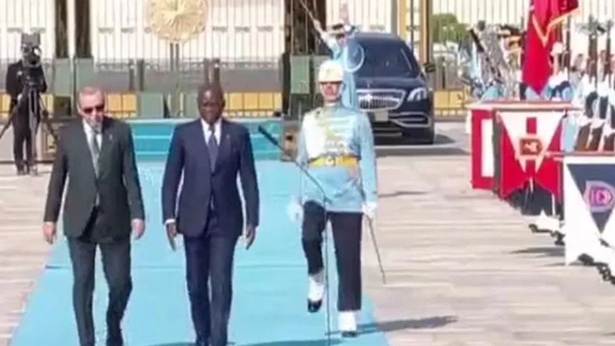 Gabon Cumhurbaşkanı Nguema Külliye’de