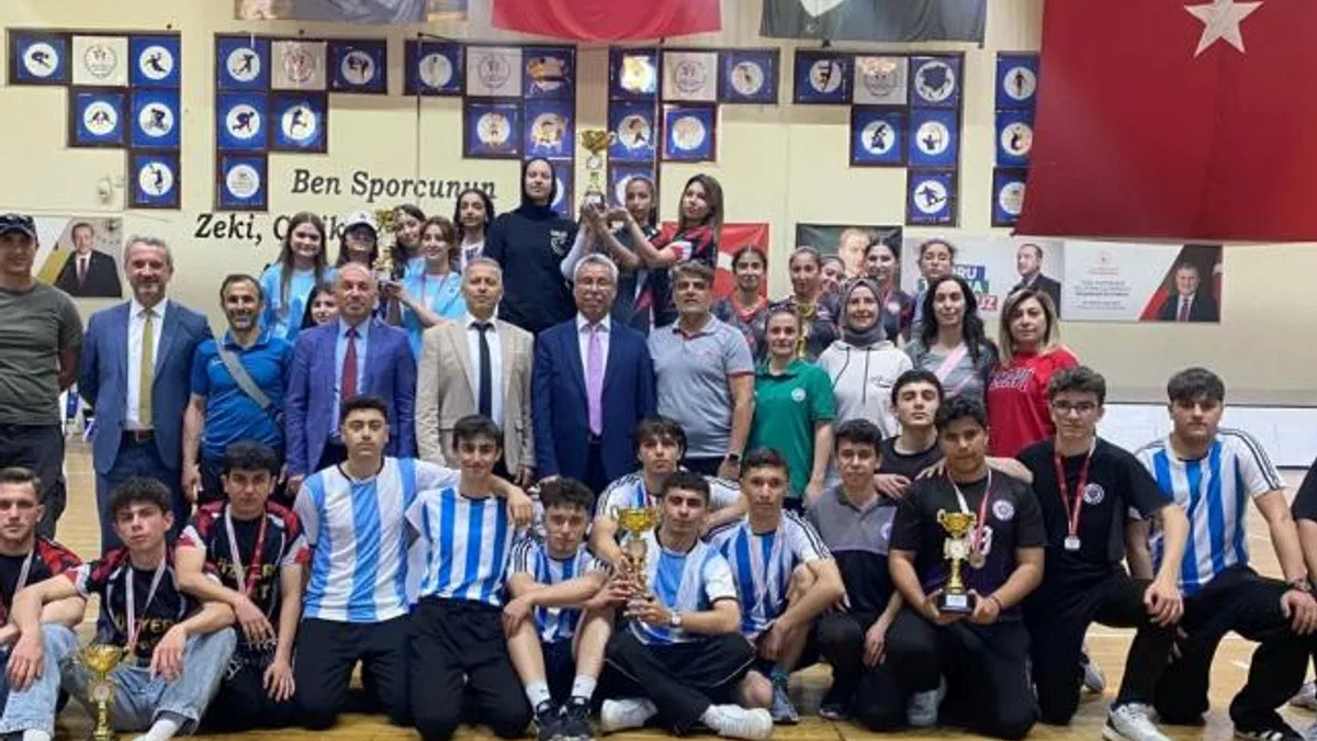 Bursa Gemlik’te okullar arası turnuva gerçekleştirildi