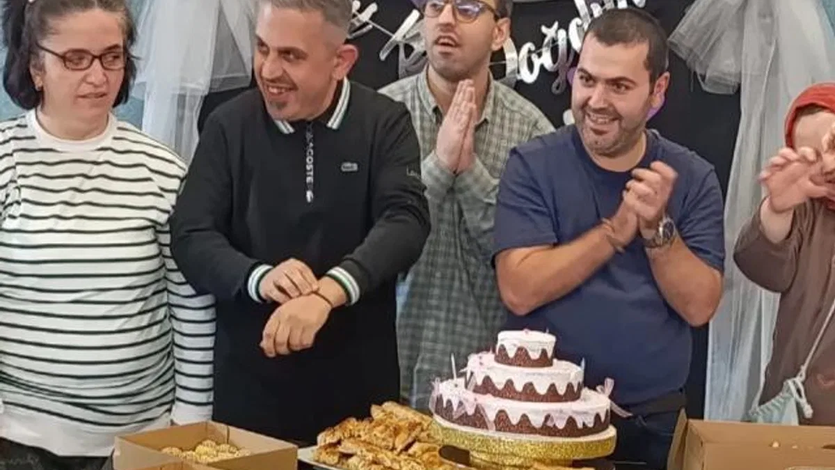 Sakarya’da özel çocuklara kemençe ve horonla doğum günü coşkusu