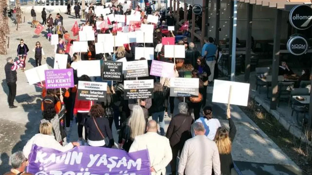 Türkiye’de ilk oldu… Güzelbahçe’de ‘tersine yürüyüş’ yapıldı