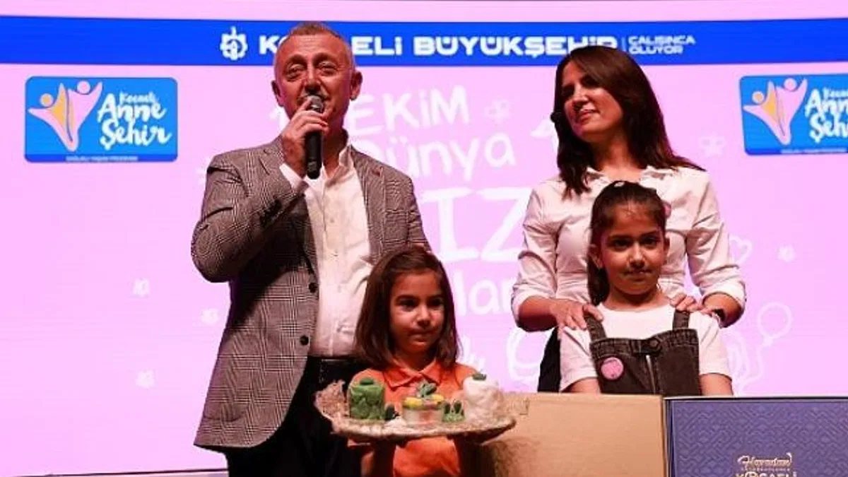 Başkan Büyükakın: Dünyadaki tüm ihlallere karşı sizlerle birlikte dimdik ayakta duracağız