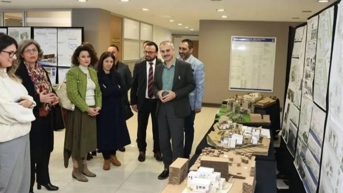 Geleceğin mimarlarının fikirleri Çayırova’da sergileniyor