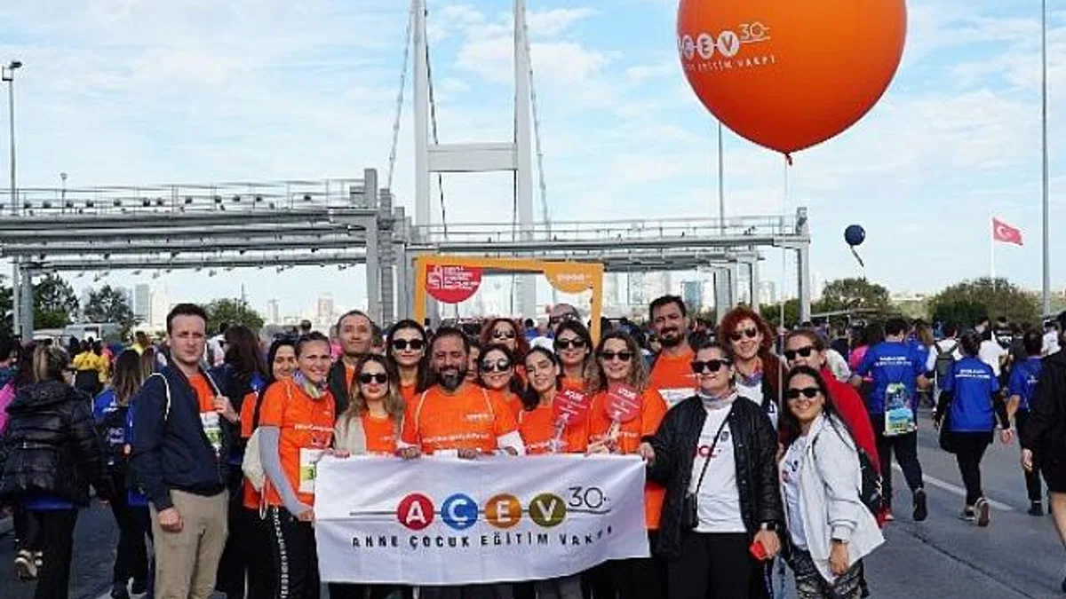 İstanbul Maratonu’nda çocuklar için AÇEV’le koşmak isteyenler, 14 Ekim’e kadar kayıt olabiliyor.