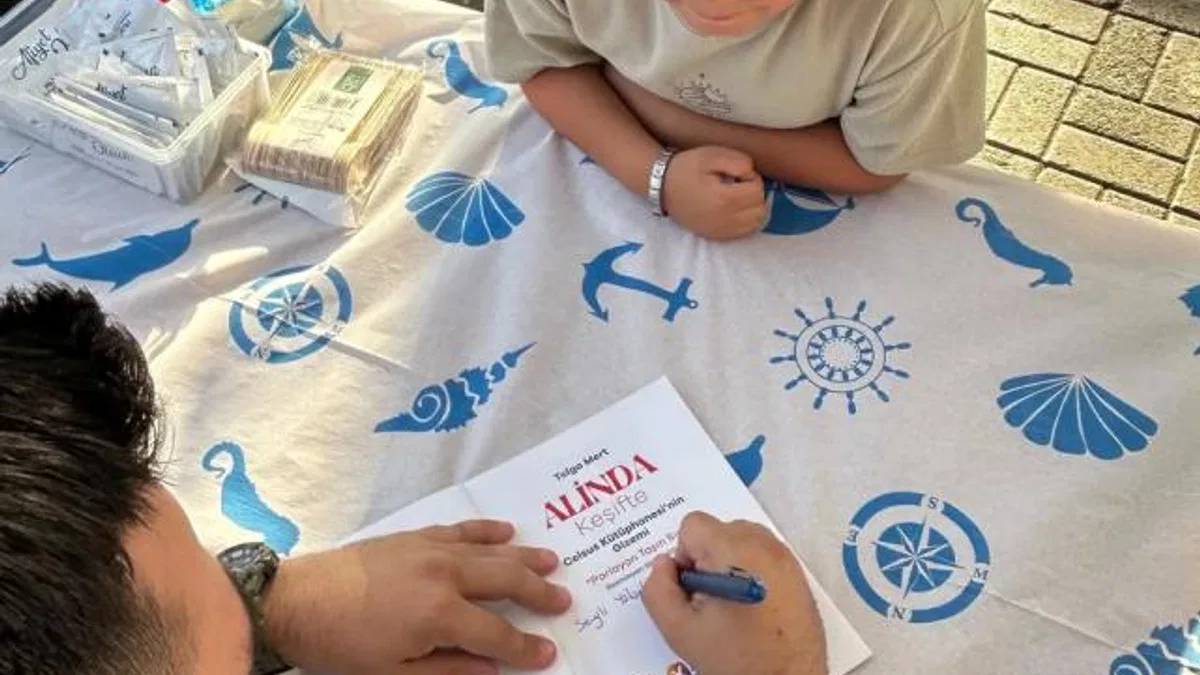 Efes Selçuklu çocuklar Alinda ile tarihi keşfe çıkıyor