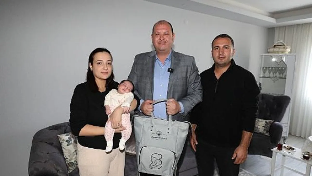 Bebeklere İlk Hediye Menderes Belediyesi’nden