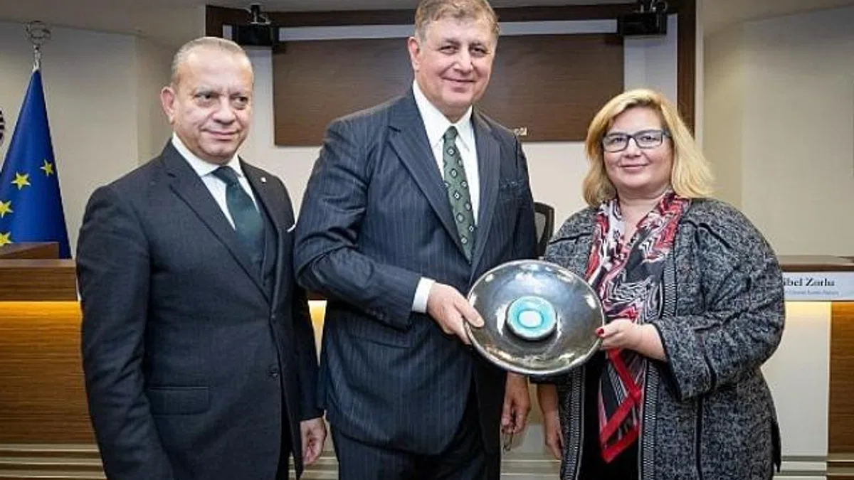 Başkan Tugay Egeli sanayicilerin konuğu oldu “Kredi verseler de vermeseler de yapacağız”