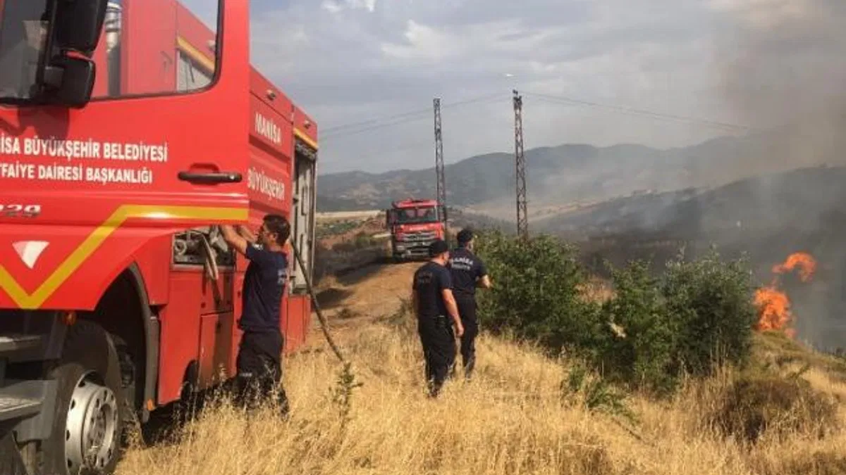 Manisa Turgutlu’daki yangın kontrol altında
