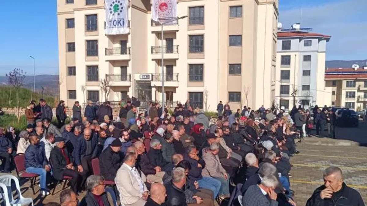 TOKİ’nin 105 sosyal konutu Pazaryeri’nde hak sahiplerine teslim edildi