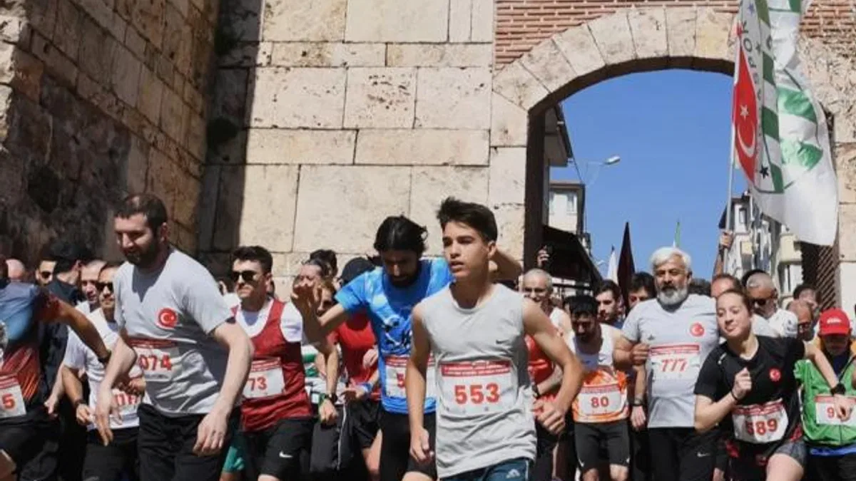 Bursa Osmangazi’de spor ile tarihi buluşturan koşu