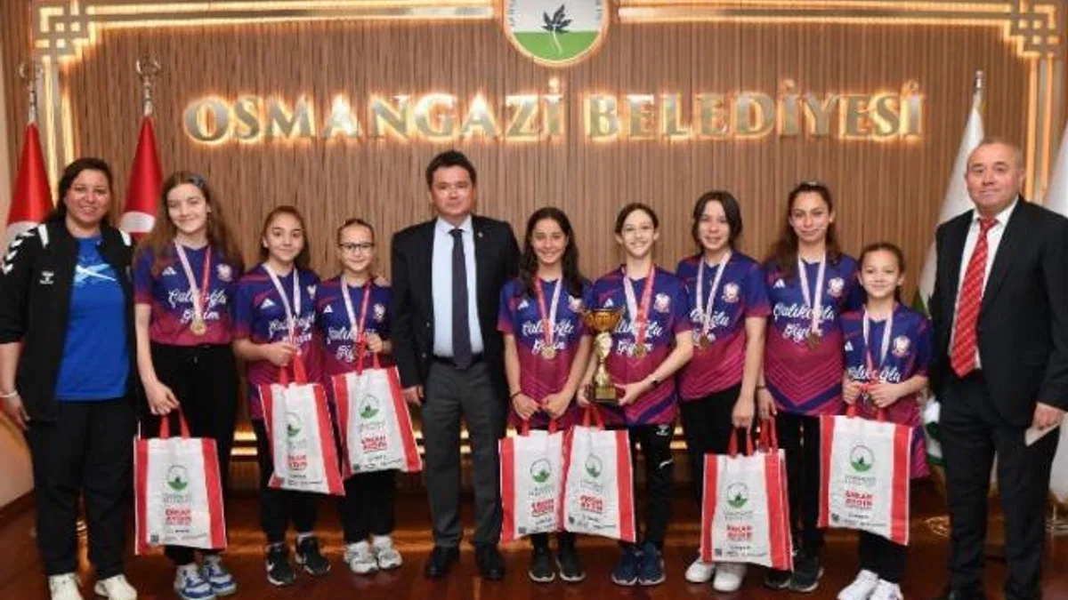 Bursa Osmangazili şampiyonlardan Başkan Aydın’a ziyaret