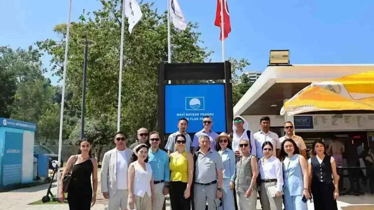Kırgız heyet Antalya’nın mavi bayraklı plajlarını inceledi