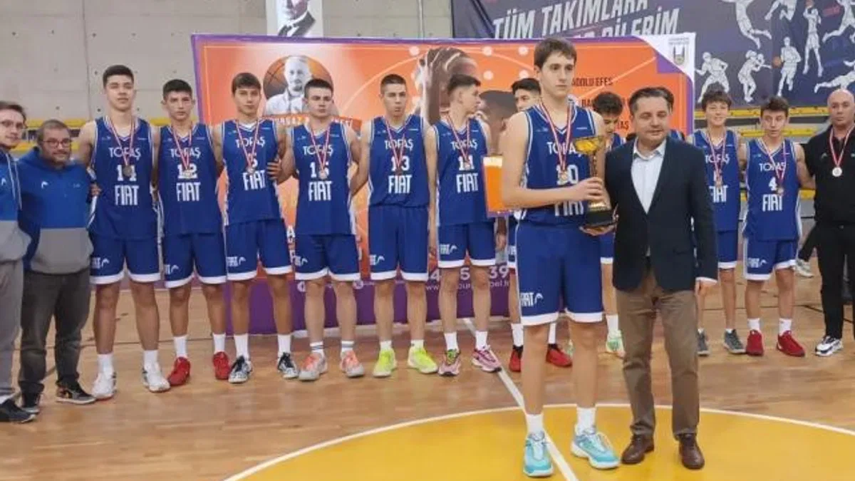 TOFAŞ Yıldız B Takımı 2024 Gökhan Teksöz 6. Basketbol Turnuvası’nda şampiyon oldu