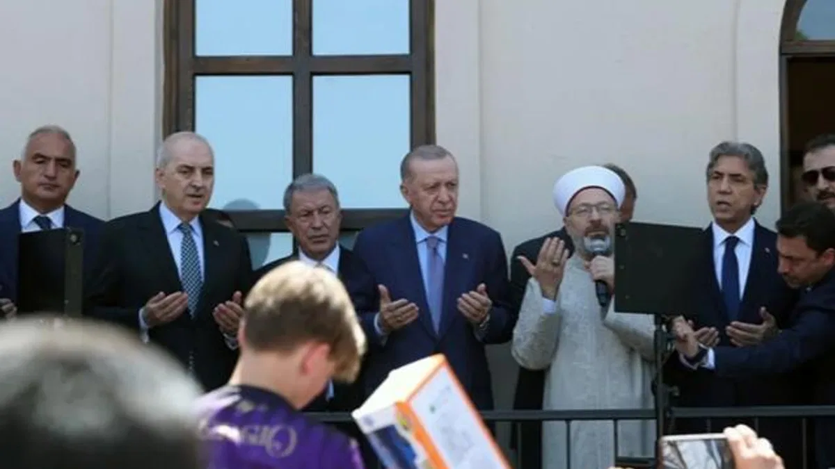 Kireçburnu Gümrükçü İshak Ağa Camii açıldı