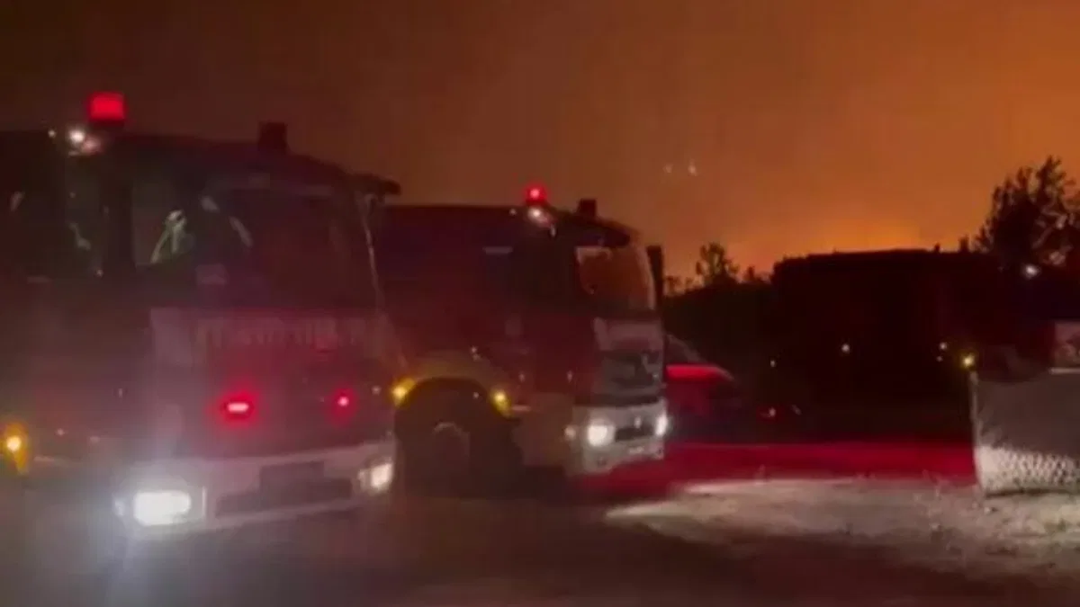 Tekirdağ Şarköy ve Çanakkale Ayvacık’ta yangınlara müdahale sürüyor