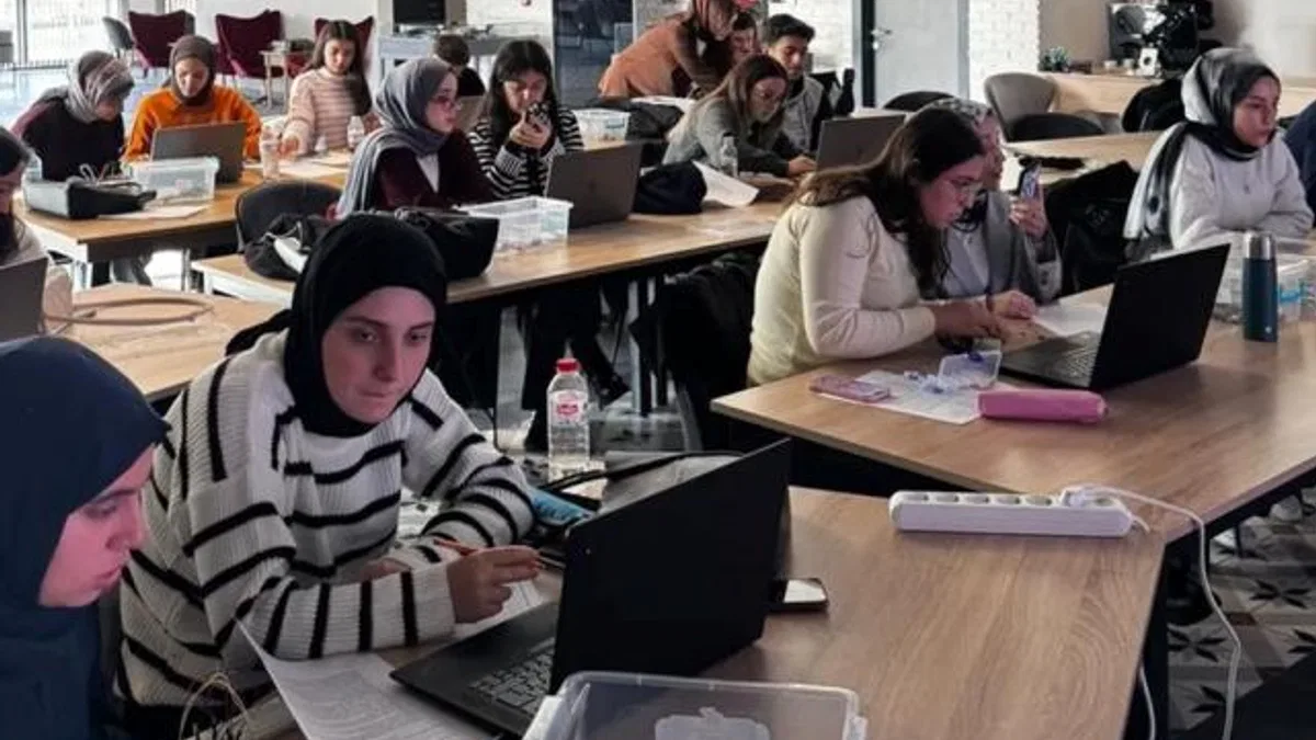 Kayseri Bilişim Akademisi’nde ücretsiz ders zili çaldı