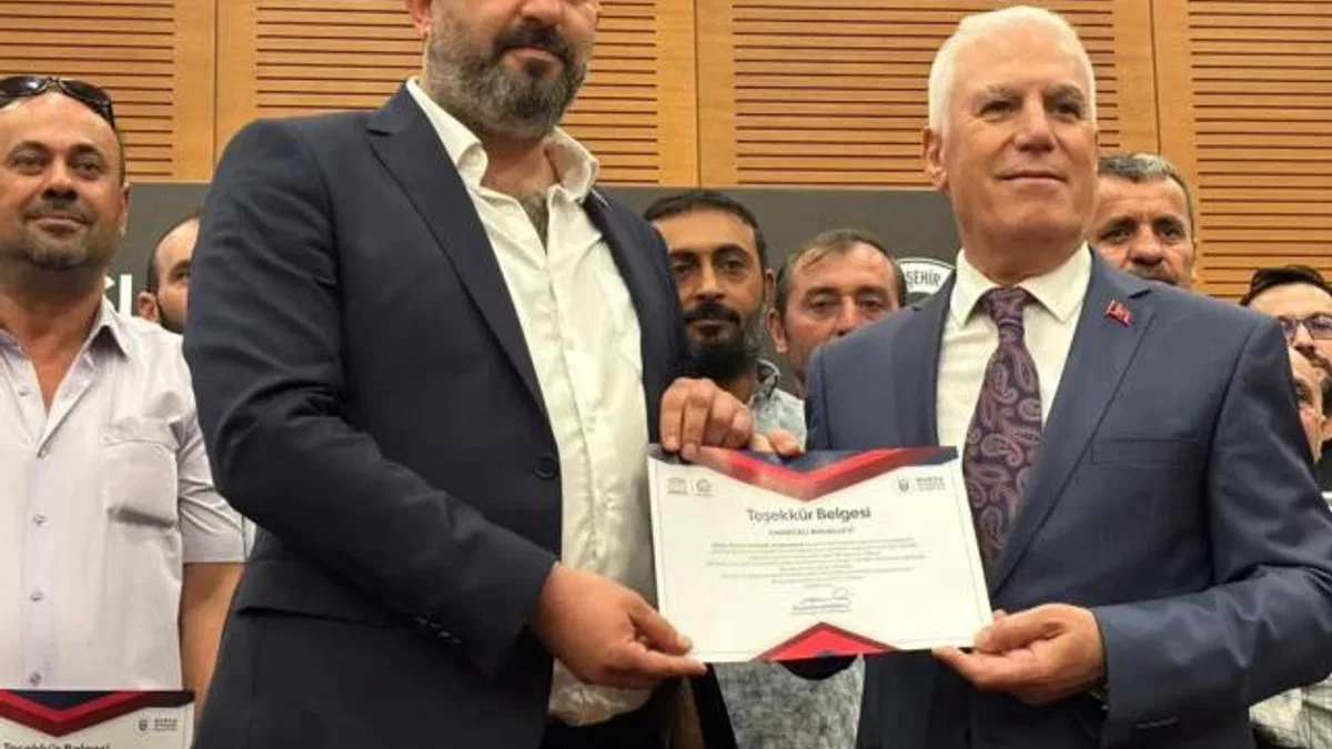 Bursa’da yangınla mücadele eden kahramanlara teşekkür belgesi