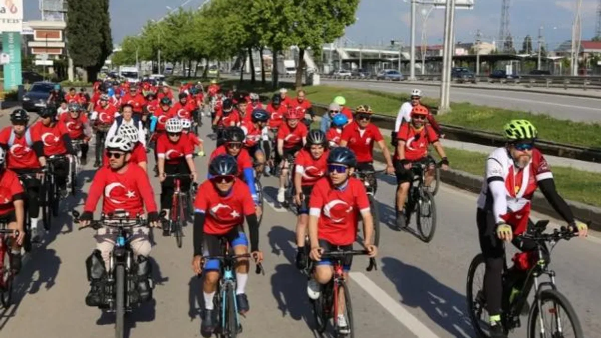 Kocaeli’de pedallar 19 Mayıs ruhu ile çevrildi