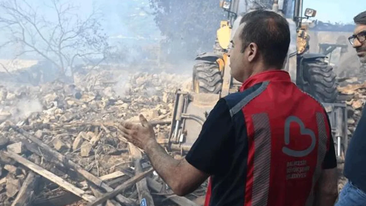Bakan Kurum, Sındırgı Depremi’ndeki hasar boyutunu açıkladı