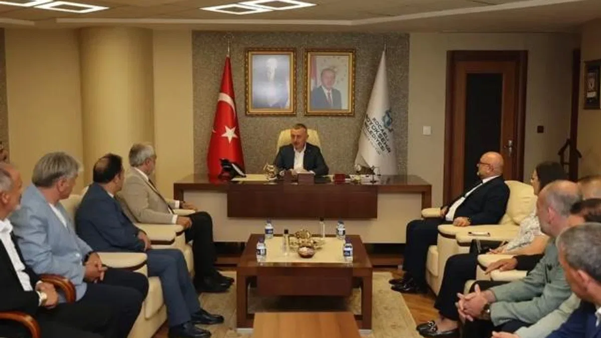 Başkan Büyükakın, Murat Aydın ve yönetimini kabul etti