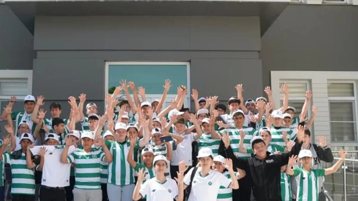 Karataylı çocuklar Konyaspor antrenmanını izledi