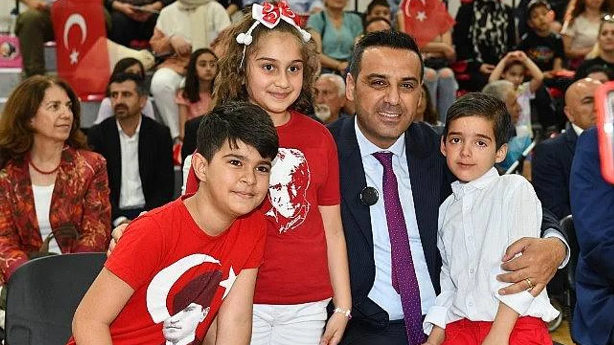 23 Nisan Çiğli’de Karnaval Havasında Kutlandı