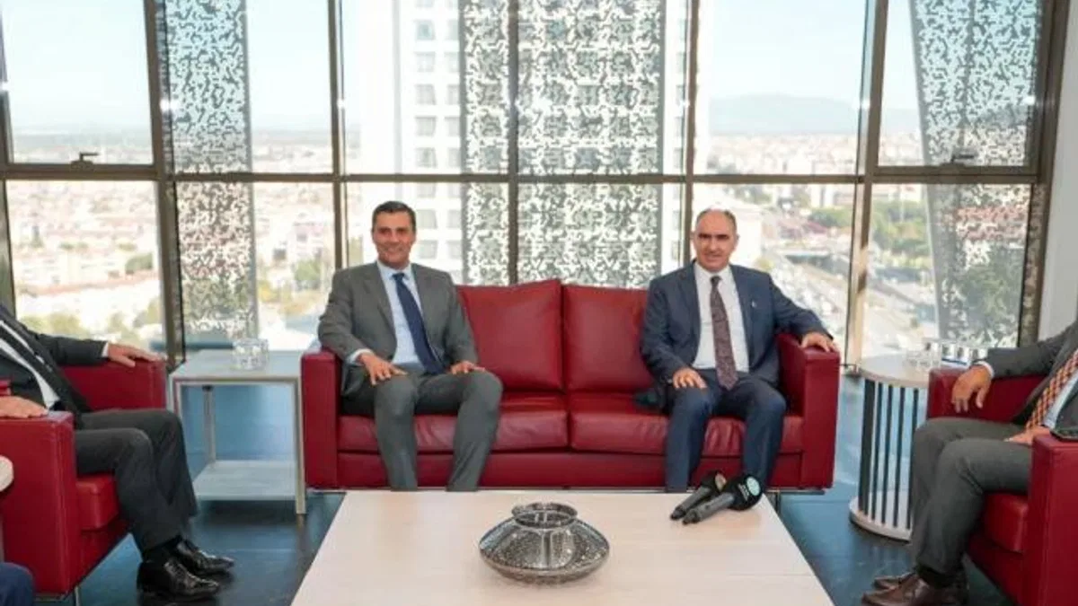 Manisa Büyükşehir Belediye Başkanı Zeyrek, Vali Özkan’ı konuk etti