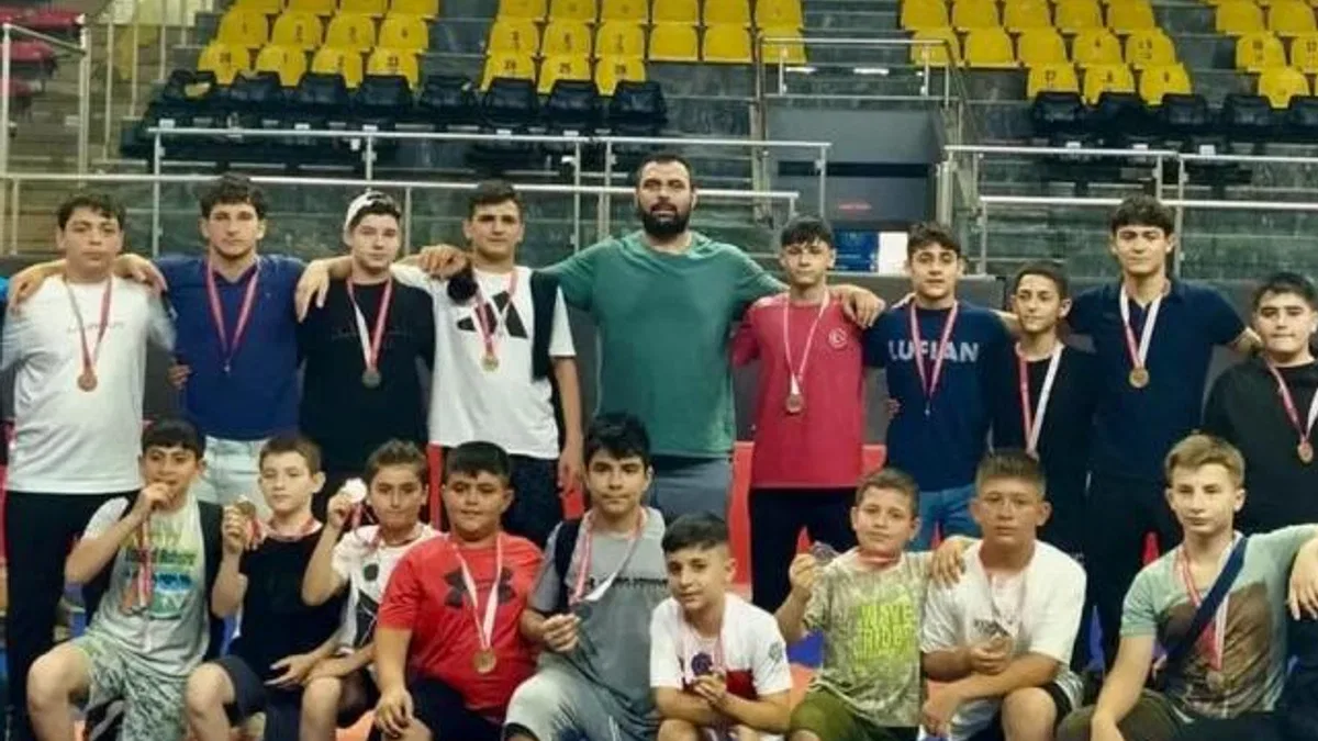 Sakarya’da Büyükşehir güreşçileri Türkiye Şampiyonası yolunda
