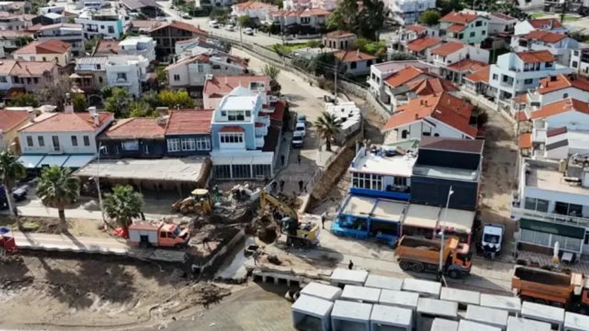 Foça’da dere yatağına yapılan kanal taşkını önledi