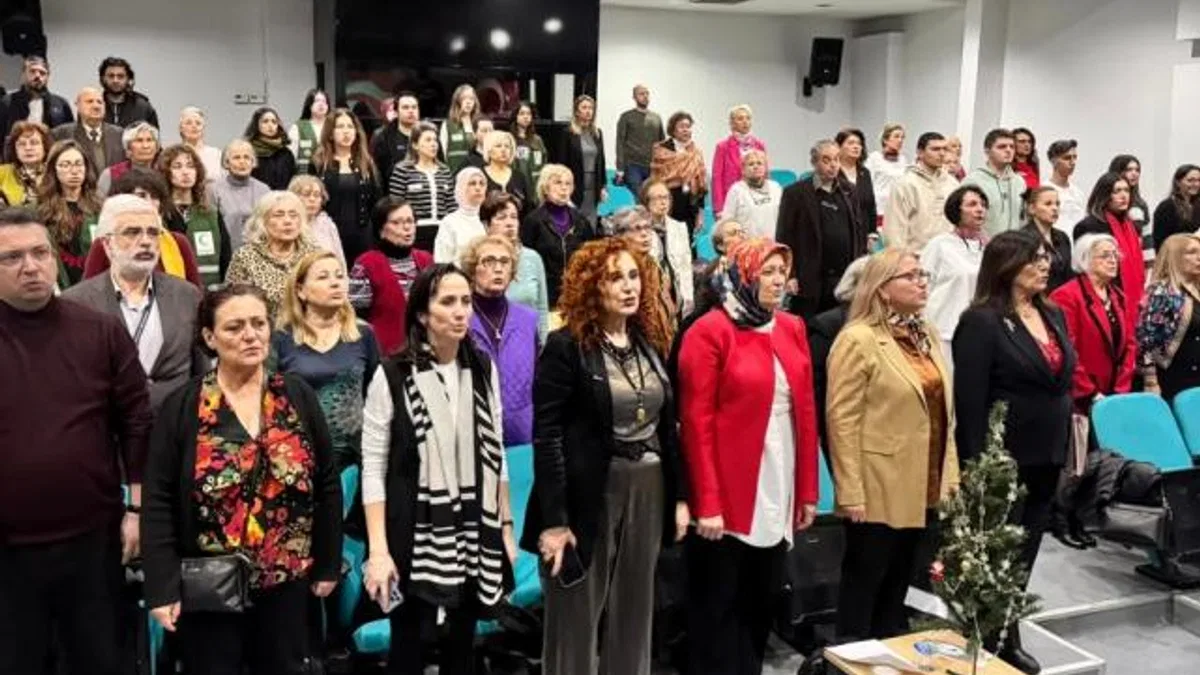 İzmirli kadınlardan Yeşilay’a tam destek