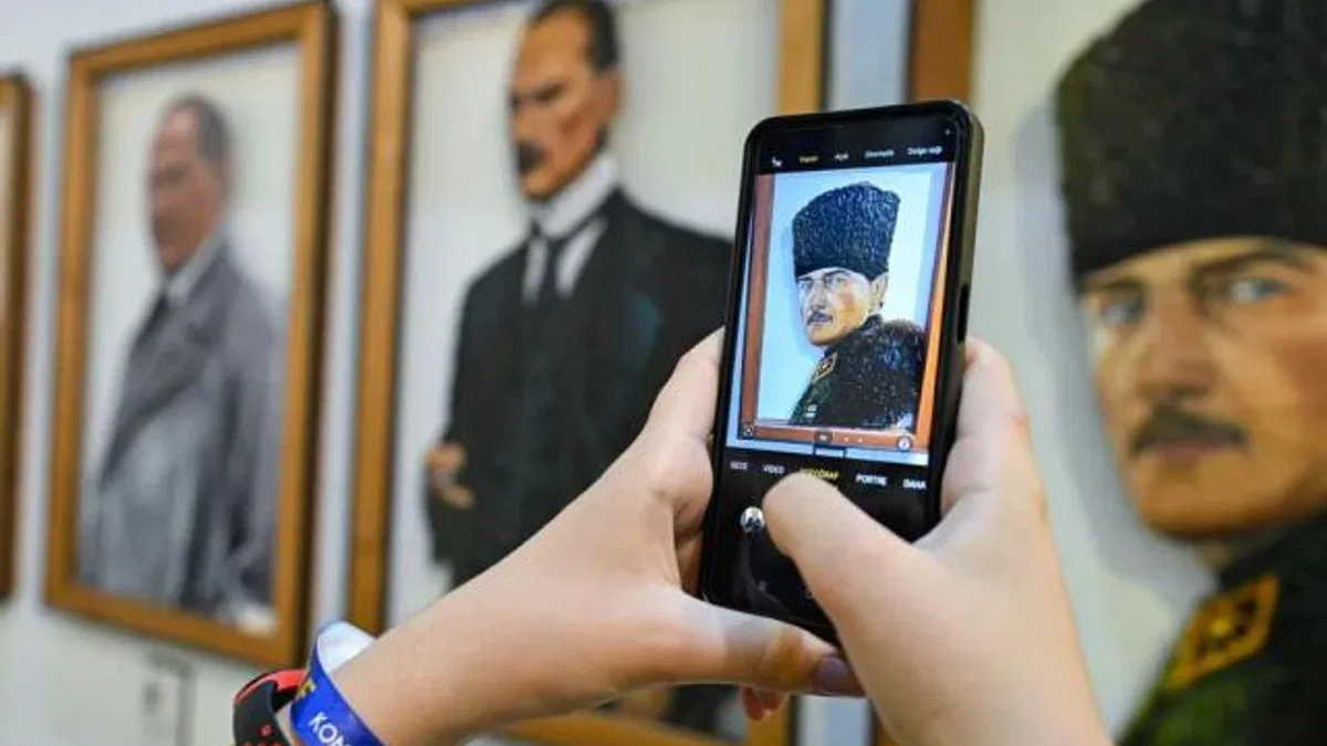 İzmir’de sanat ve antika fuarına yoğun ilgi