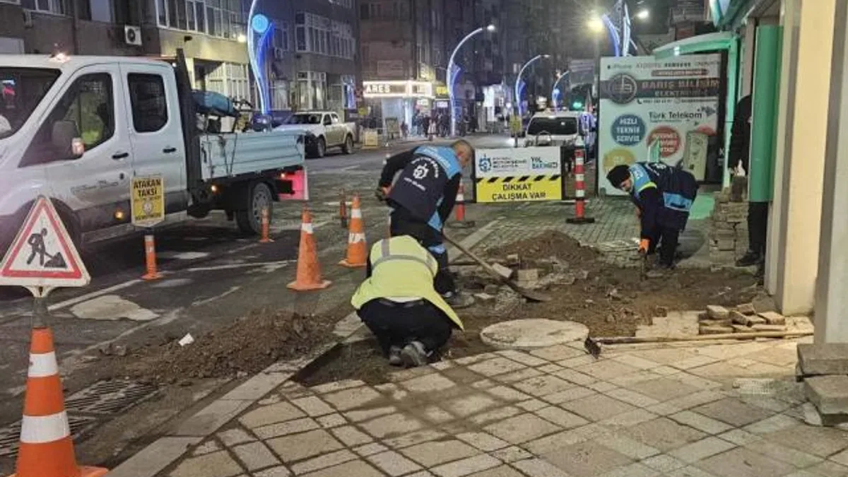 Kocaeli Büyükşehir gece de durmadan çalışıyor
