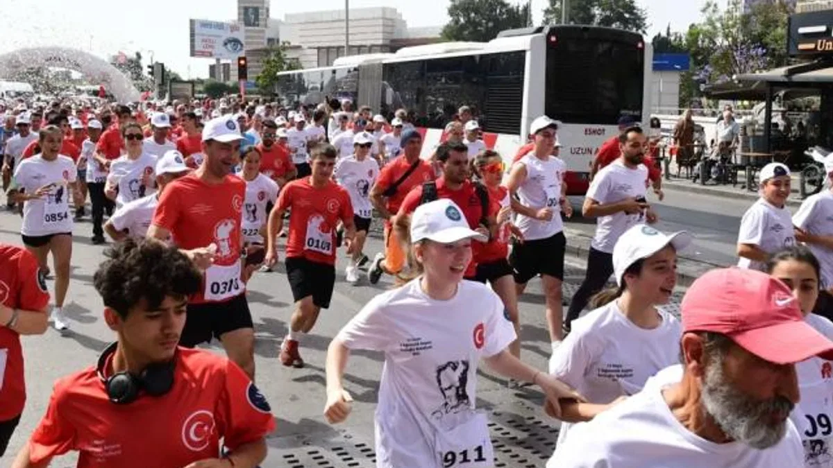 İzmir Karabağlar’da 19 Mayıs Coşkusu