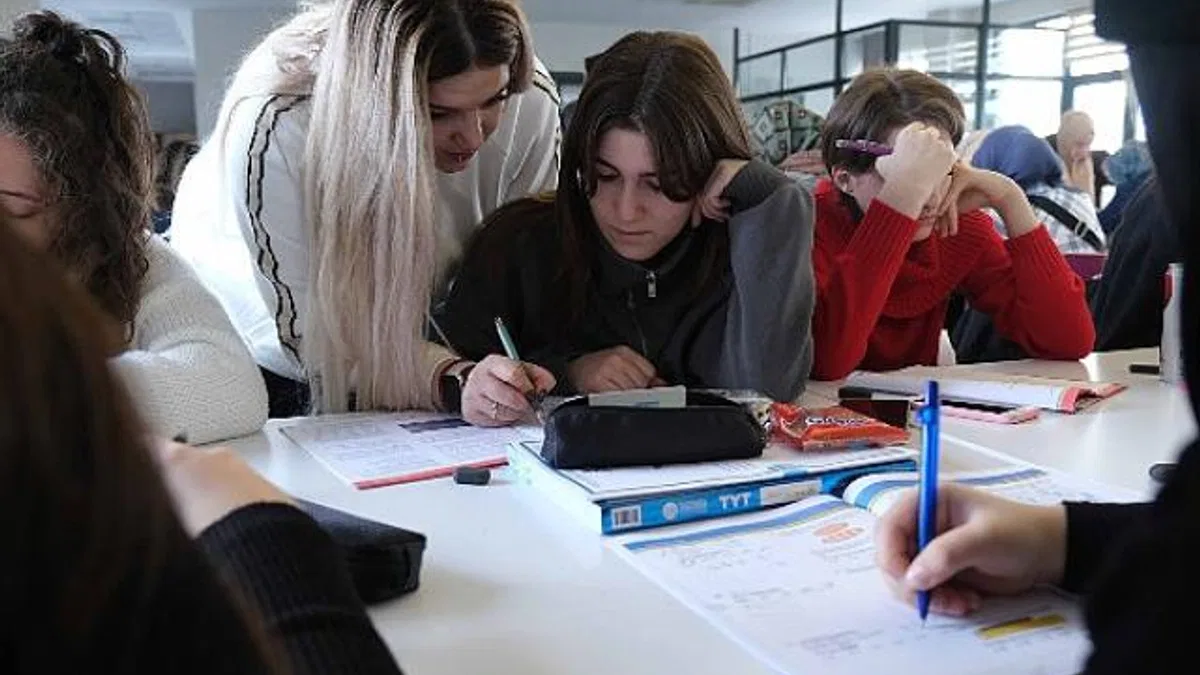Büyükşehir’den gençlere başarı ve motivasyon kampı; Akademi Lise öğrencileri TYT için kampa girdi