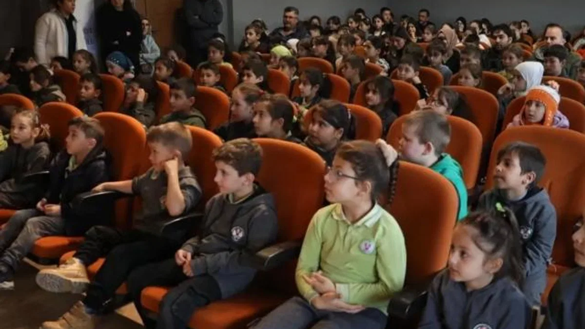 Hakkaniyeli çocuklar İzmit Belediyesi’nin etkinliğinde buluştu
