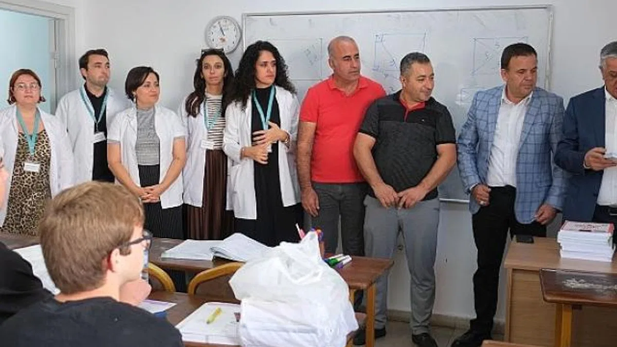 Öğrencilere ücretsiz kitapları dağıtıldı