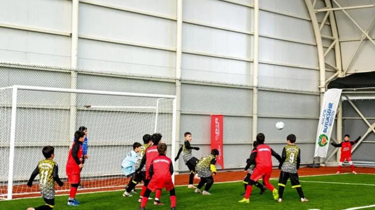 Malatya’da ‘Minikler Yarıyıl Futbol Şenliği’ turnuvası başladı