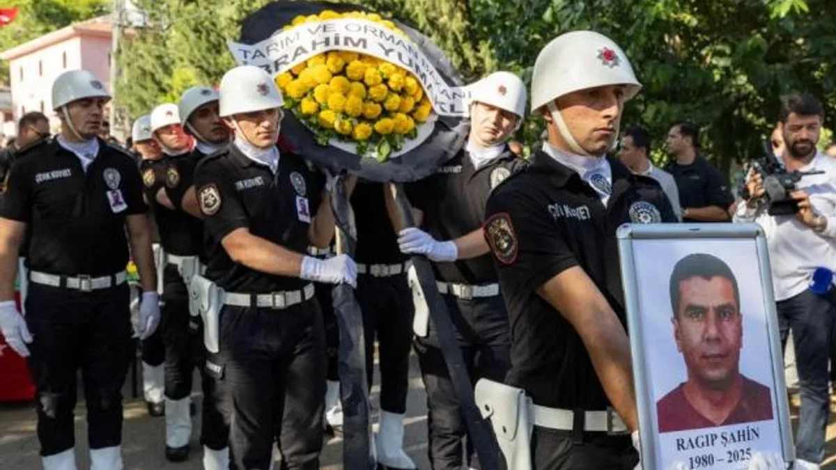 İzmir’de ormanın kahraman şehidi son yolculuğuna uğurlandı