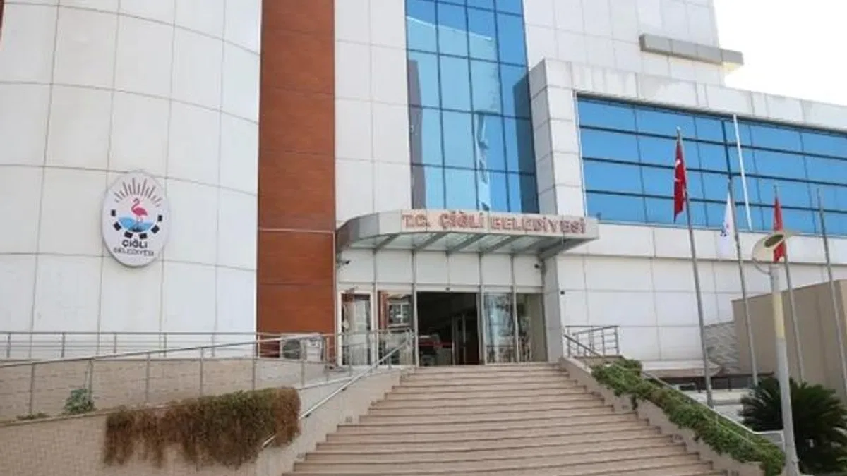İzmir Çiğli’den üniversite öğrencilerine “Çiğli’nin Yıldızları” bursu