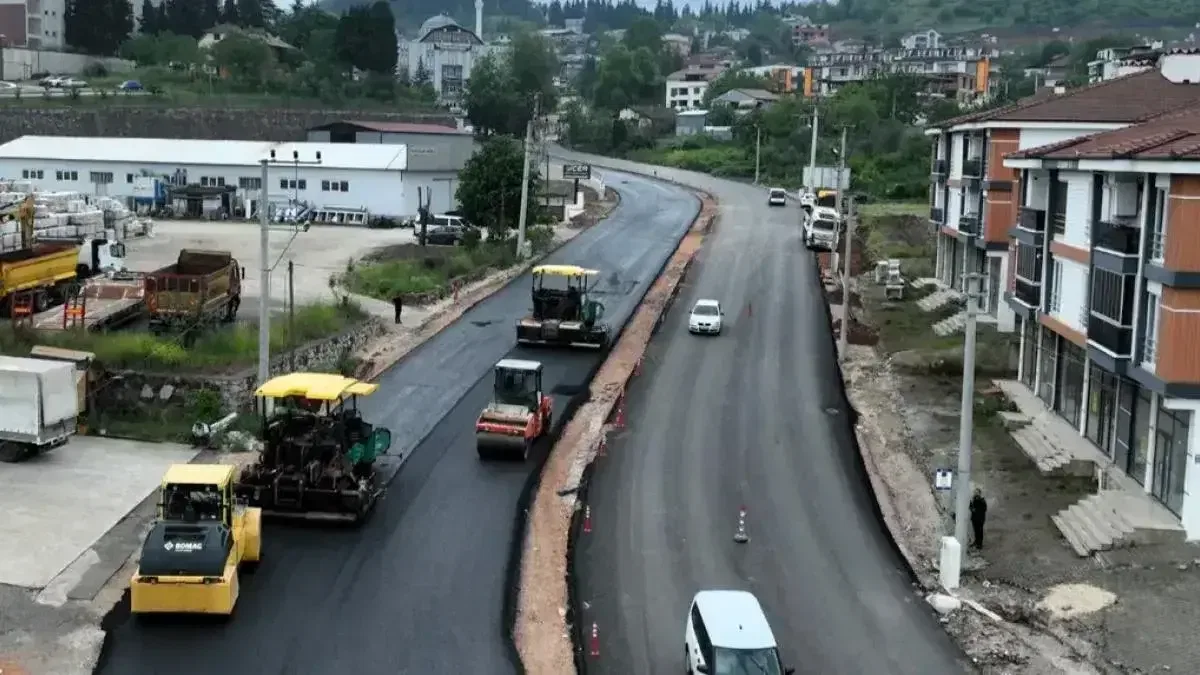 Büyükşehir’le yollar genişliyor, trafik rahatlıyor