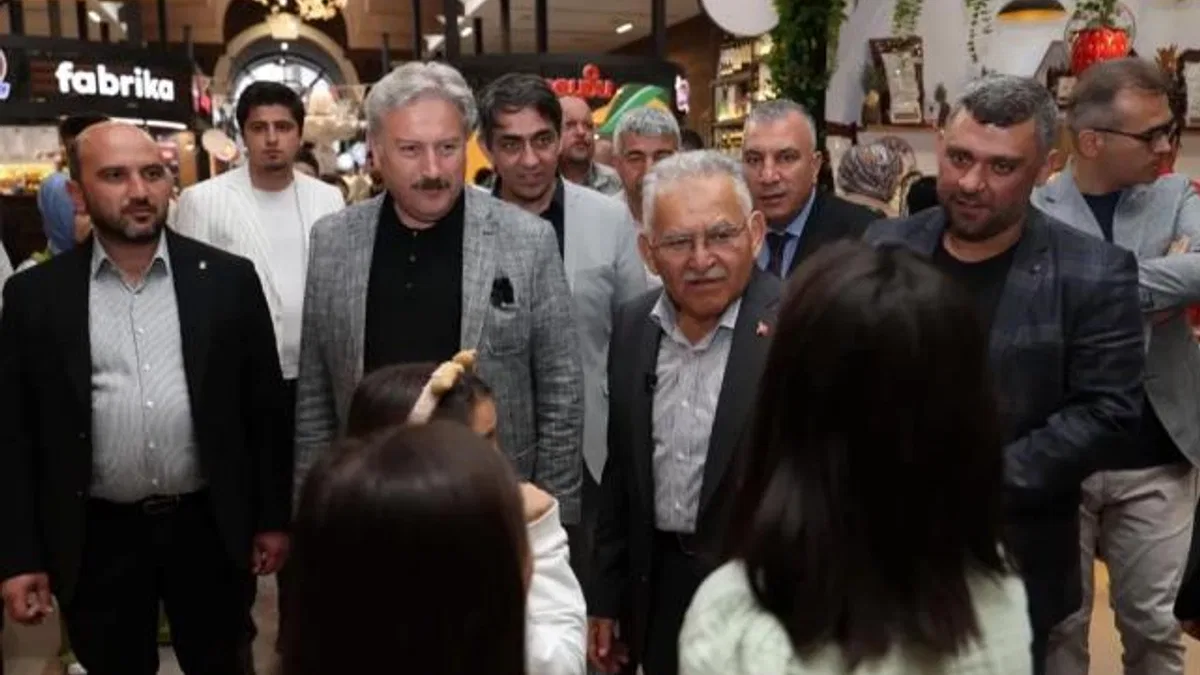 Memduh Büyükkılıç’tan Çarşı Melikgazi’ye ziyaret