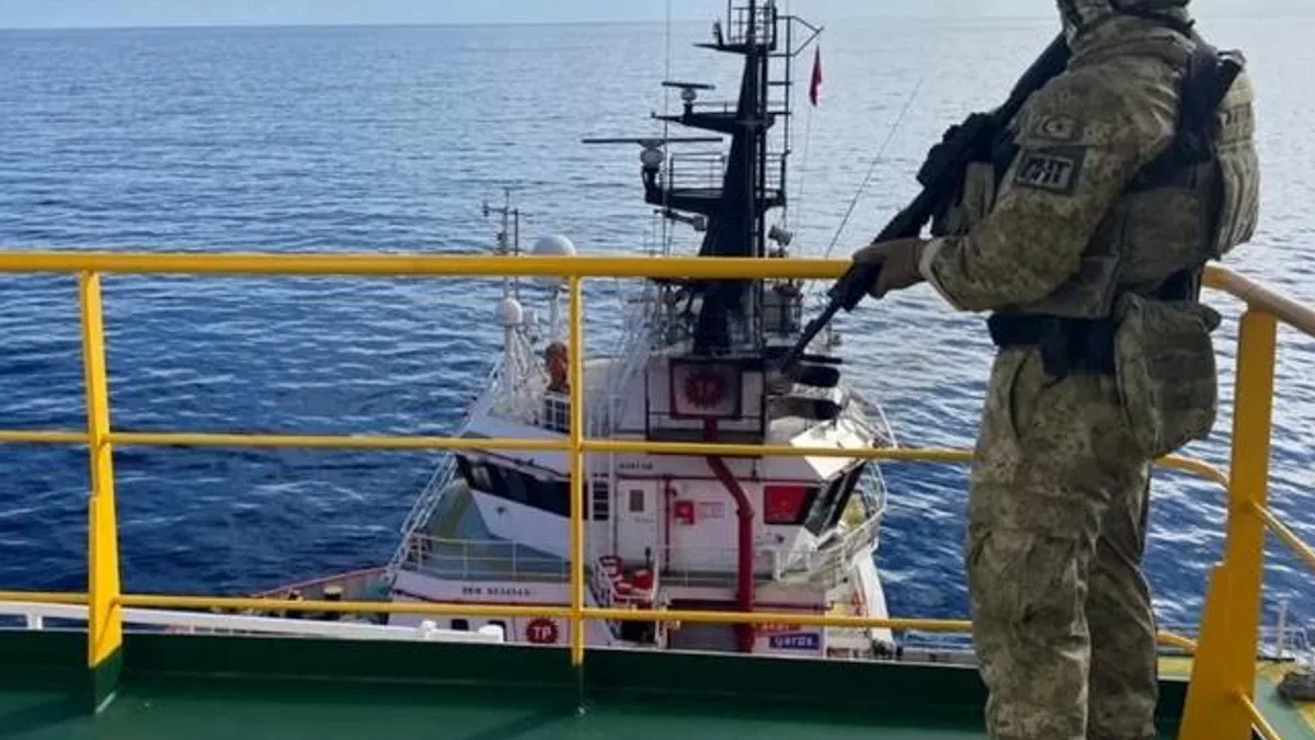 Somali açıklarında Türk Deniz Gücü’nden sondaj gemilerine güvenlik desteği