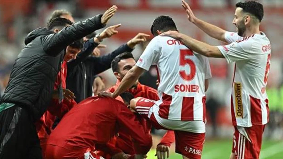 Onvo Antalyaspor 2-1 Reeder Samsunspor (Maç Sonucu) Antalya evinde hata yapmadı!