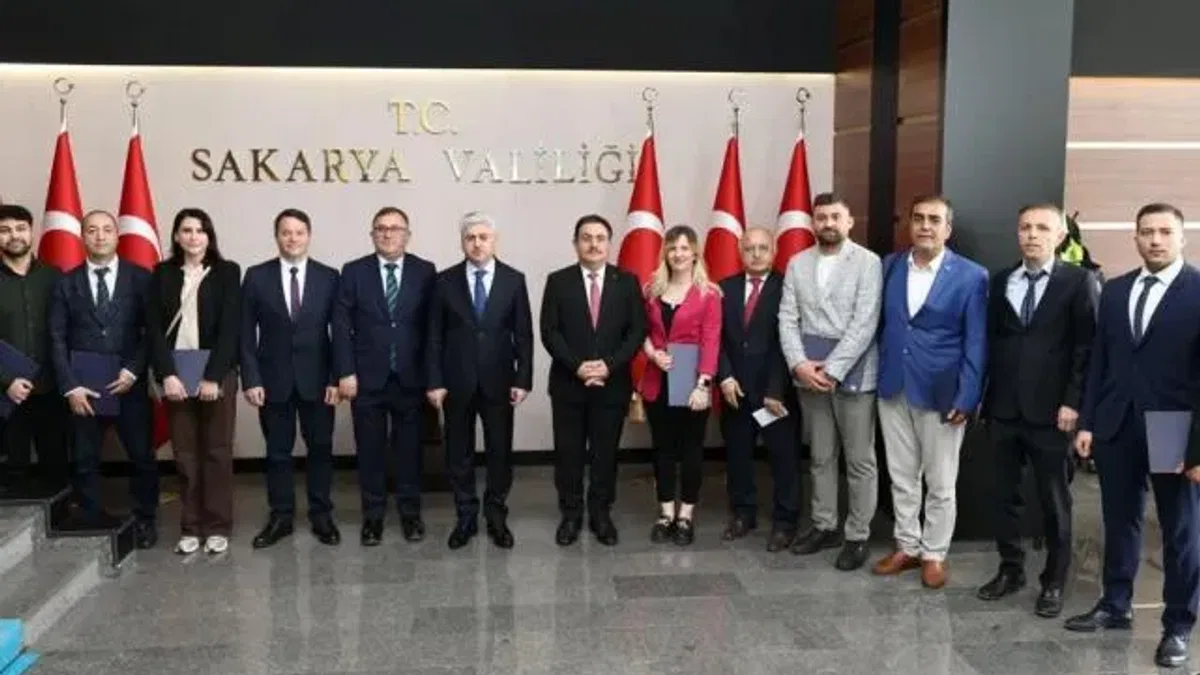 Sakarya’da geleceğin araç teknoloji eğitimlerini alan öğretmenler sertifikalandı