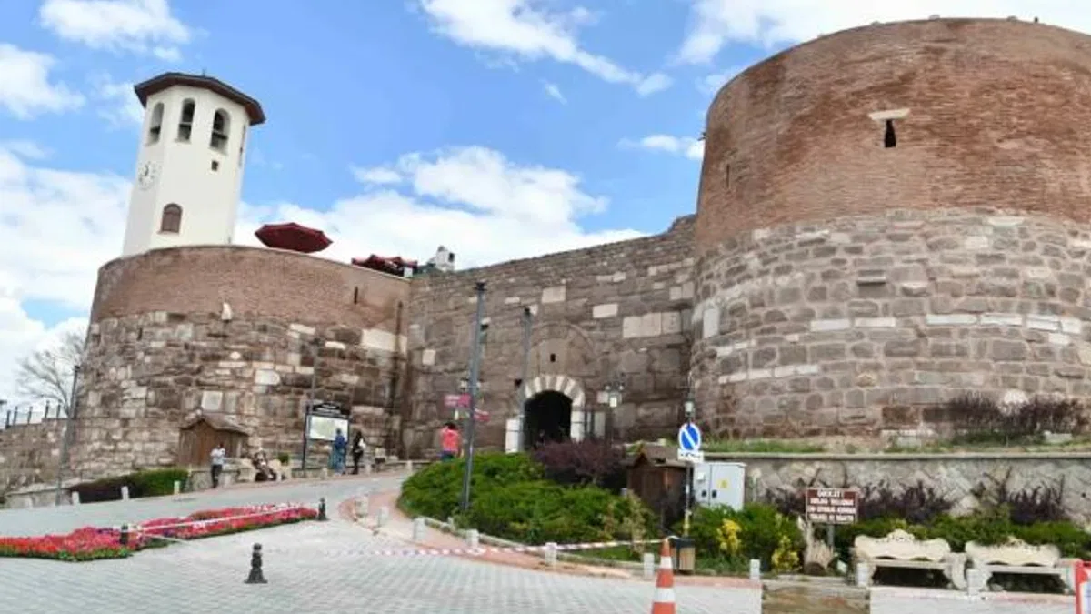 Ankara Kalesi çelik gibi oldu