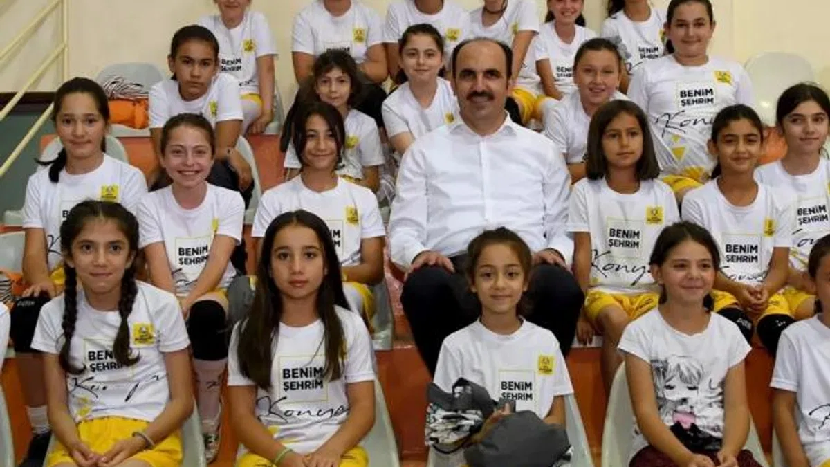 Konya’da Başkan Altay’dan yaz spor okulları için 28 ilçeye davet
