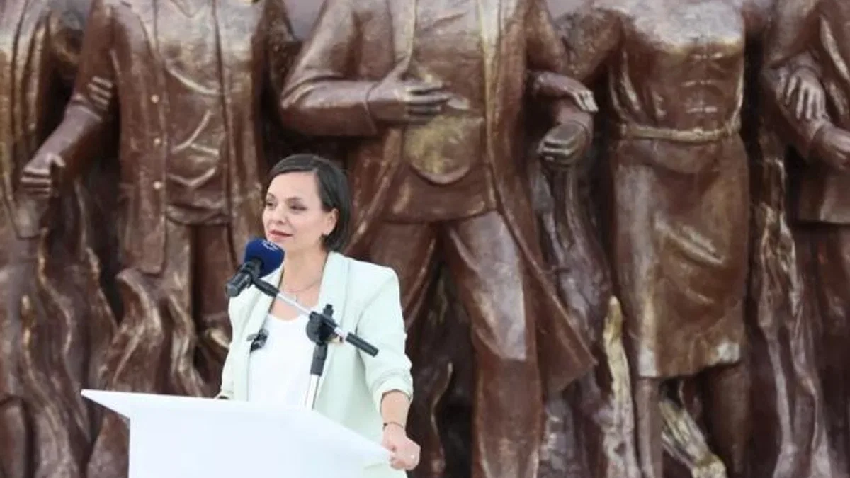 İzmir Karabağlar’da Madımak şehitleri anıldı