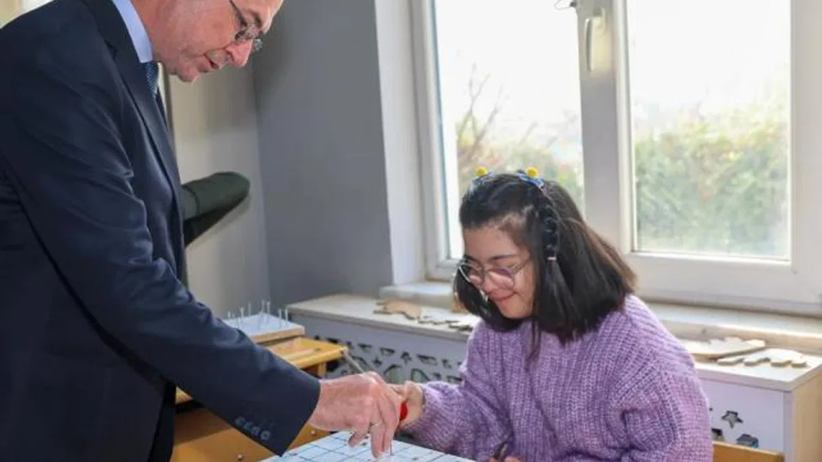 Özel çocuklara Başkan Pekyatırmacı Sürprizi