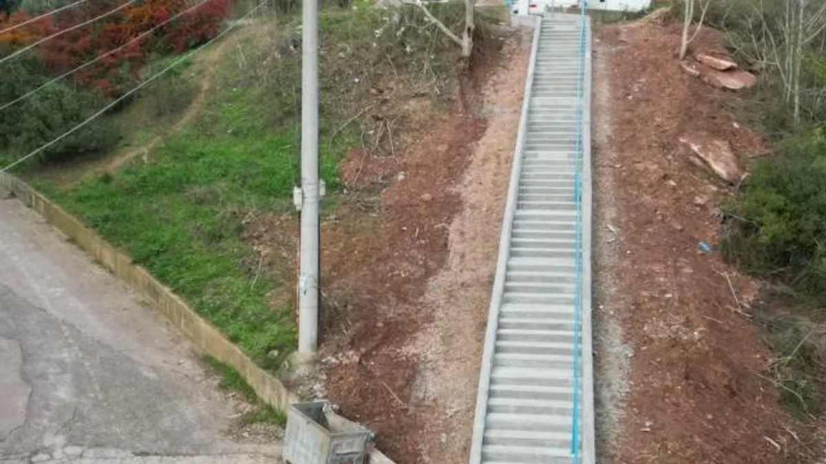 Kocaeli İzmit’te Serdar Mahallesi’ne yeni merdiven