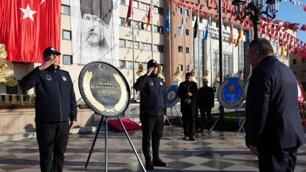 Ankara Keçiörenliler Ata’ya saygı için meydanda buluştu