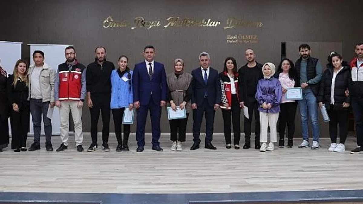 Kandıra’da yeni evl çiftler sertifikalarını aldı